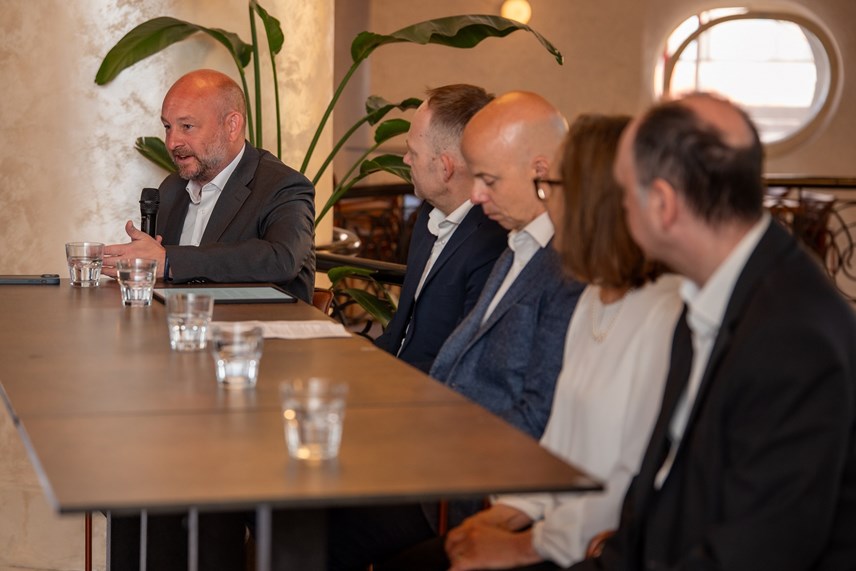 Foto: PR Manjgura, Dennis Ostwald