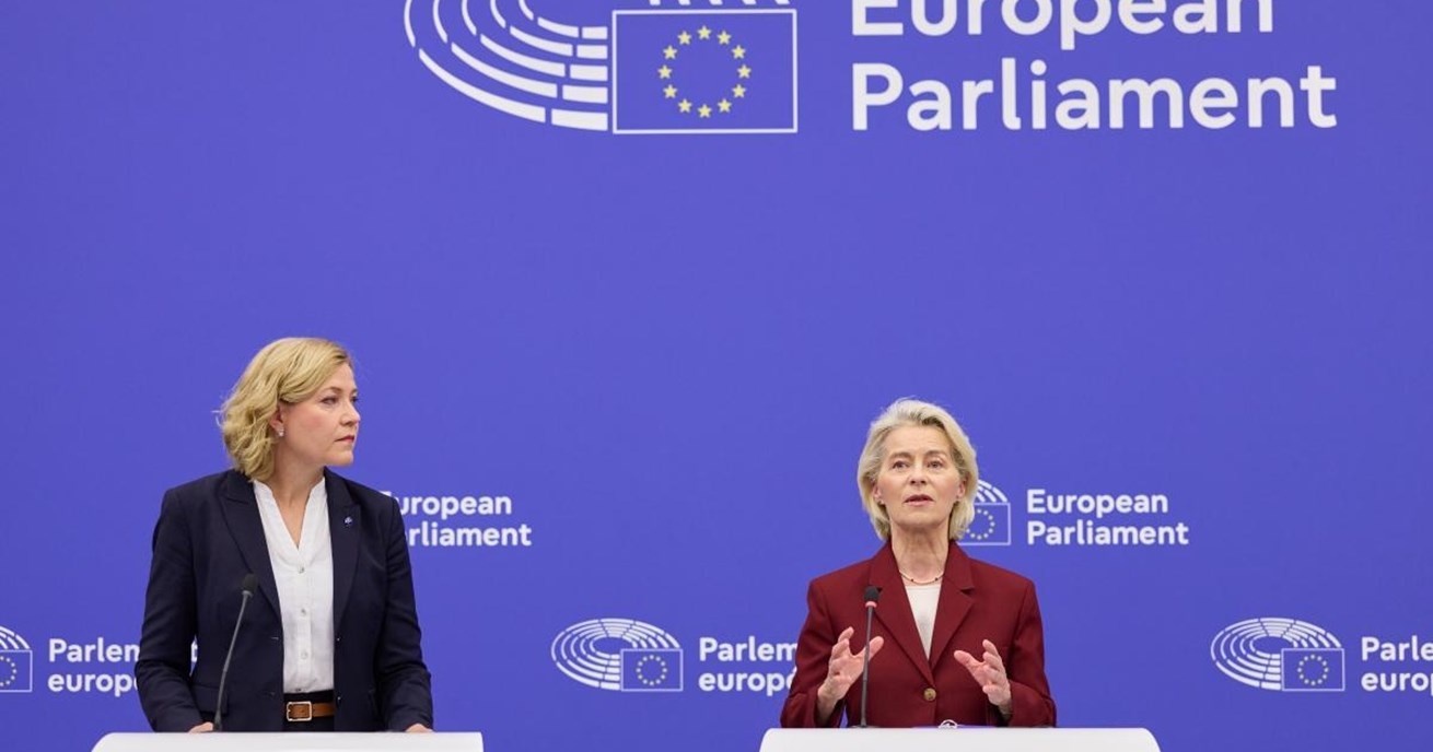 Ursula von der Leyen, predsjednica Europske komisije, i Henna Virkkunen, izvršna potpredsjednica Europske komisije za tehnološku suverenost, sigurnost i demokraciju, na tiskovnoj konferenciji o Aktu EU-a o zaštiti djece (EU Kids Act) u Strasbourgu, Francuska.© European Union, 2026 / Dati Bendo, licensed under CC BY 4.0